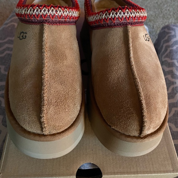 Brand new size 6 Ugg Tasman platforms. - Picture 4 of 6